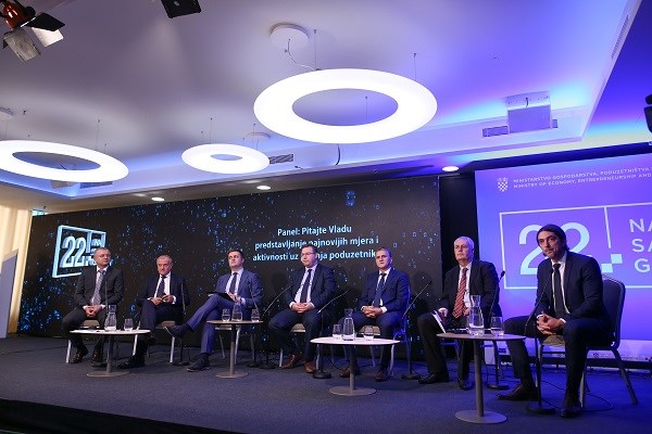 Slika /arhiva_gospodarstvo/public/fotke javnost/Nasa-gip2018/NASA_PanelVlada1.jpg